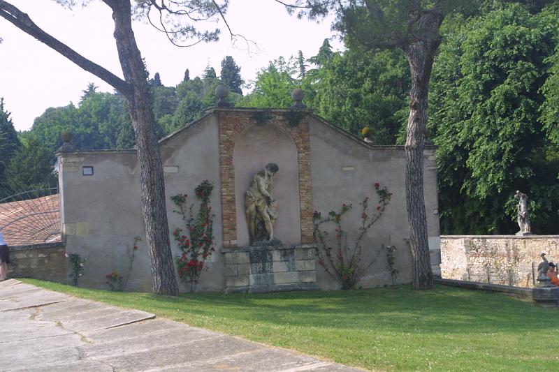 00761.jpg - Garden behind the villa