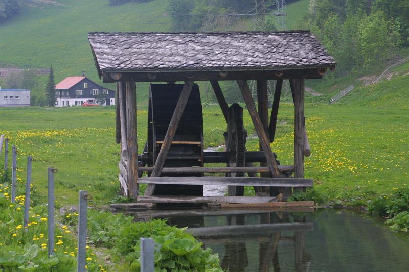 00021.jpg - Klosterle. This water wheel was by the side of the road. It's non-functional.