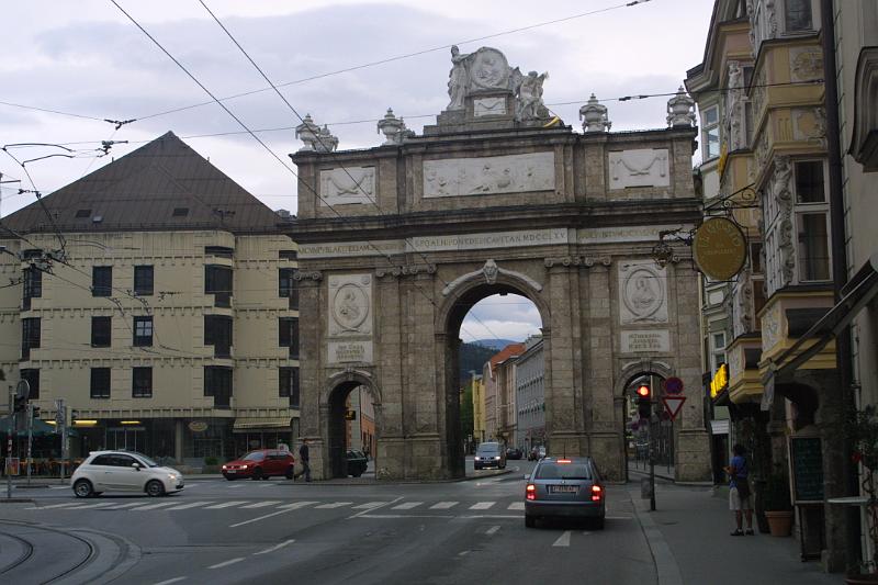 00064.jpg - Triumphal arch in Innsbruck