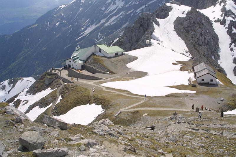 00189.jpg - The highest cable car station from above.