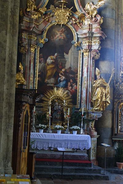 00261.jpg - Inside the Stadtpfarrkirche