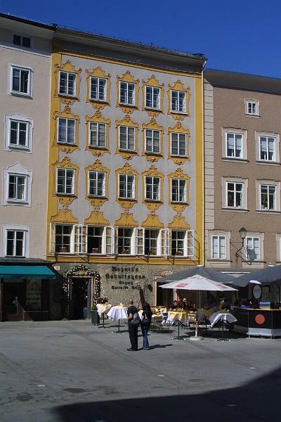 00302.jpg - Mozart's birthplace