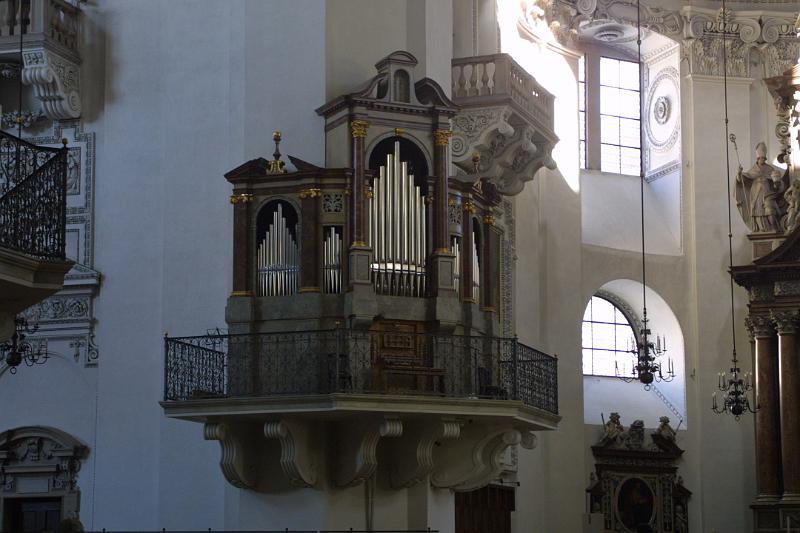 00319.jpg - One of five organs inside the Dom