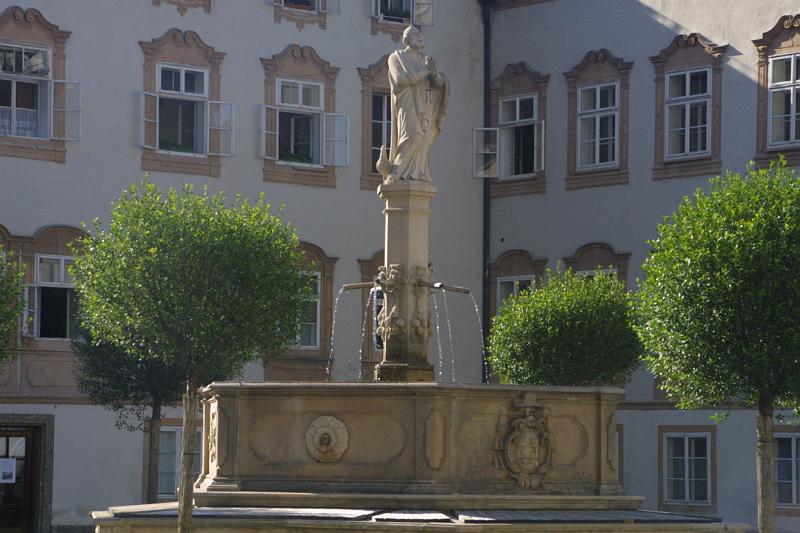 00334.jpg - Statue in courtyard of St. Peters