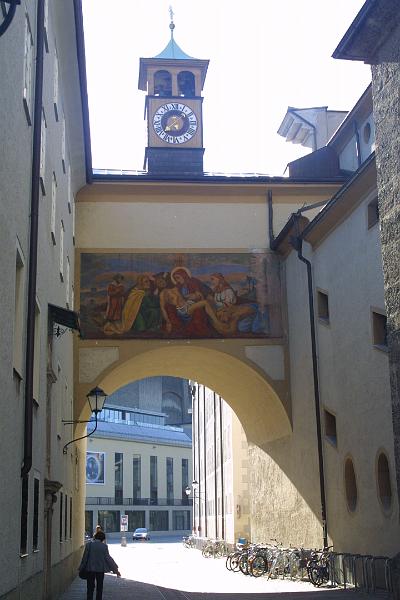 00336.jpg - Archway beside the Franziskaner kirche