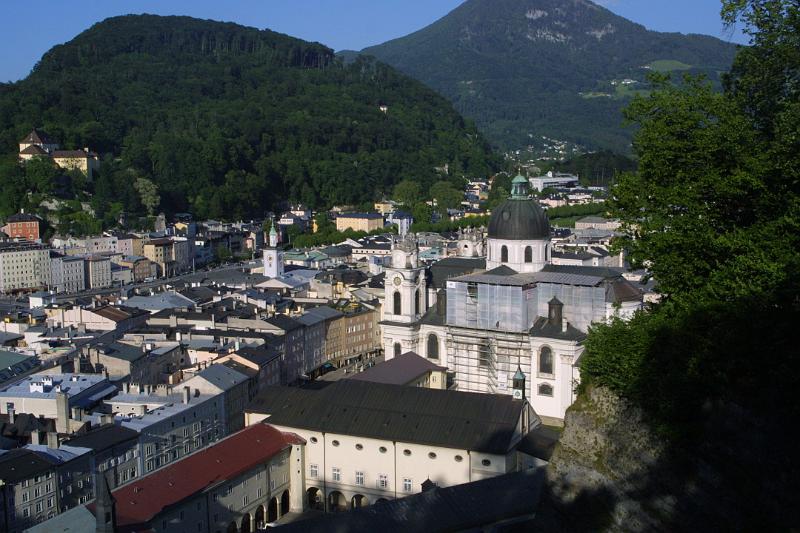 00352.jpg - View from the top of the Mönchsberg.
