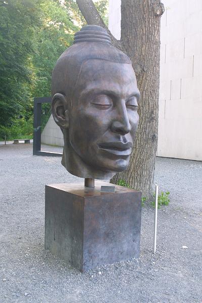 00363.jpg - Statue outside the Museum of Modern Art