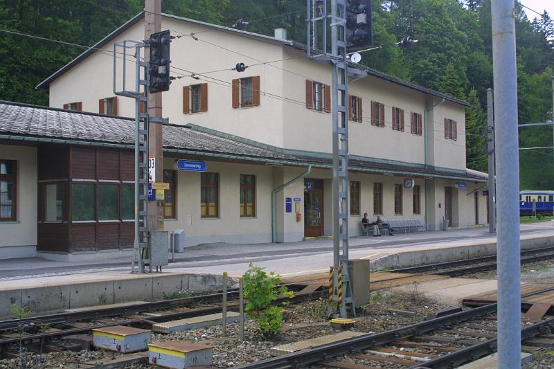 00565.jpg - The train staion at Semmering