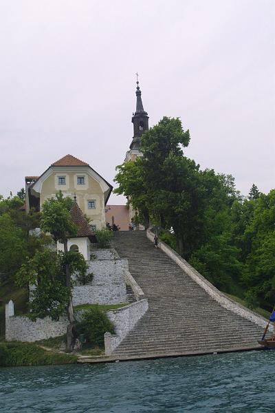 00638.jpg - Heading towards the stairs on the island