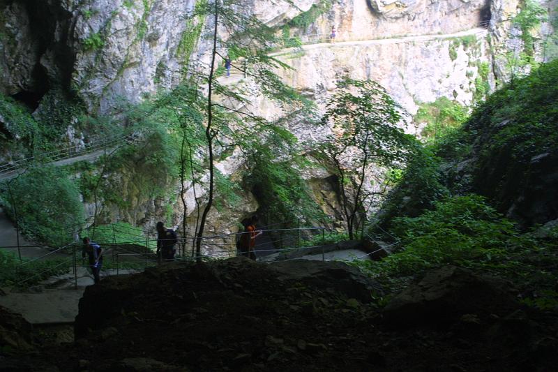 00680.jpg - The walkway out of the caves.