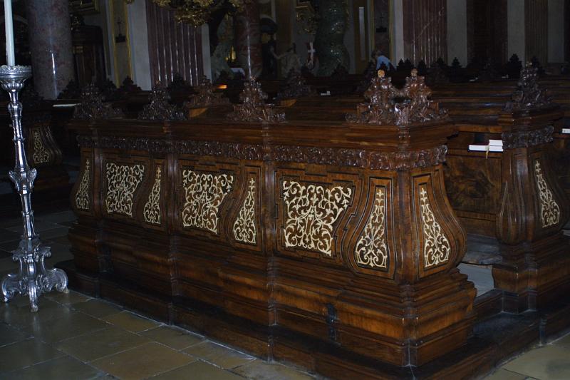 00433.jpg - The pews inside the Jesuitenkirche