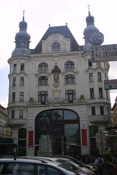 00437.jpg - Lichtensteg, Vienna