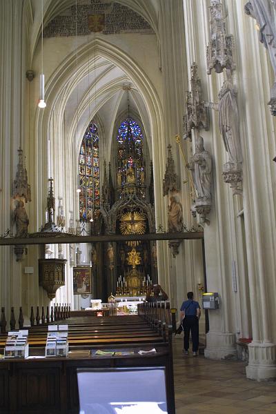 00470.jpg - Inside the Maria am Gestade. Notice  the bend.