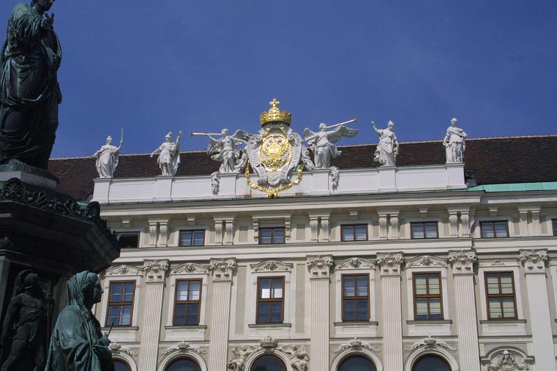 00505.jpg - The Hofburg, inside the courtyard.