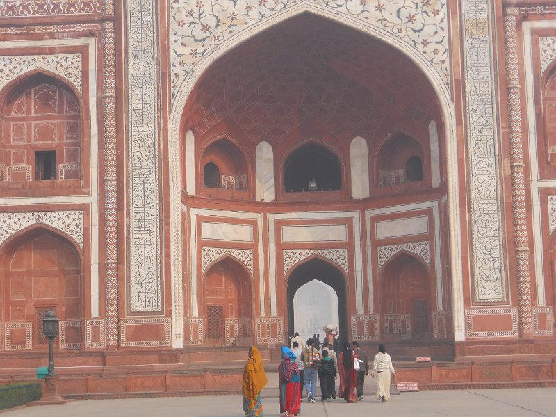 2115203_GateToTajMahal.jpg - The Gate House to the Taj Mahal.