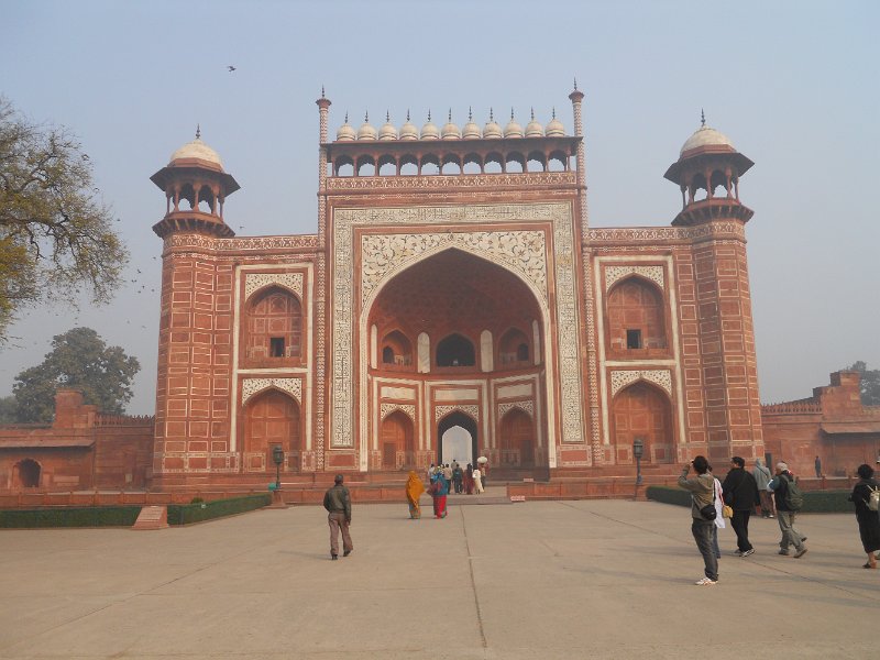 2115204_GateToTajMahal.jpg - The Gate House to the Taj Mahal.