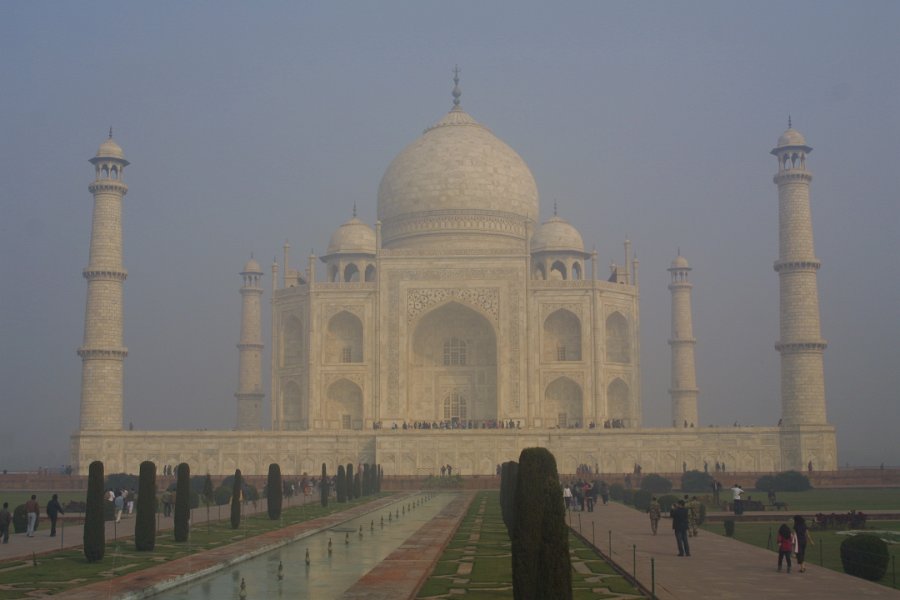 2121000_TajMahal.jpg - The Taj Mahal.