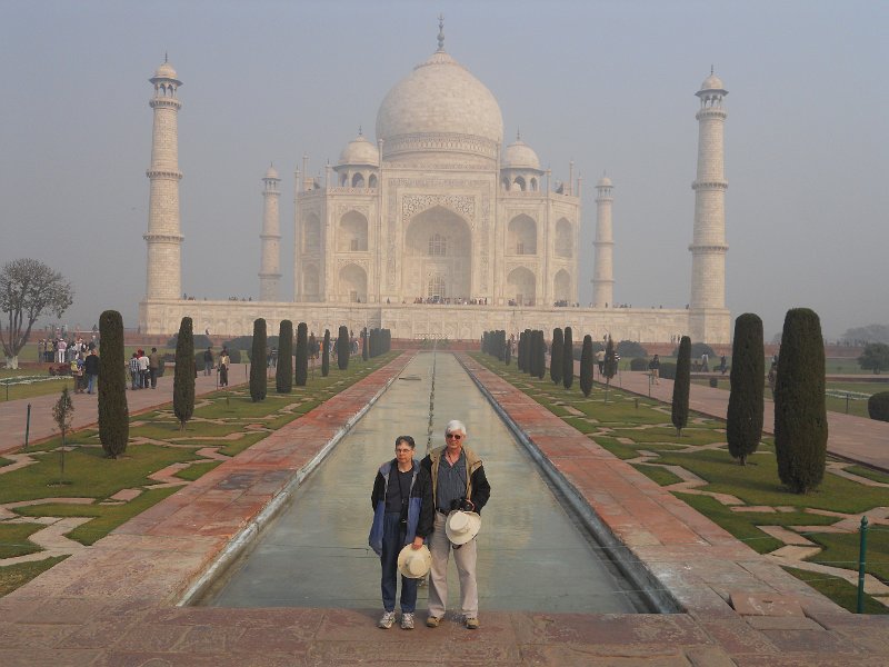 2124217_TajMahal.jpg - Jim and Kathy in front of the Taj Mahal.