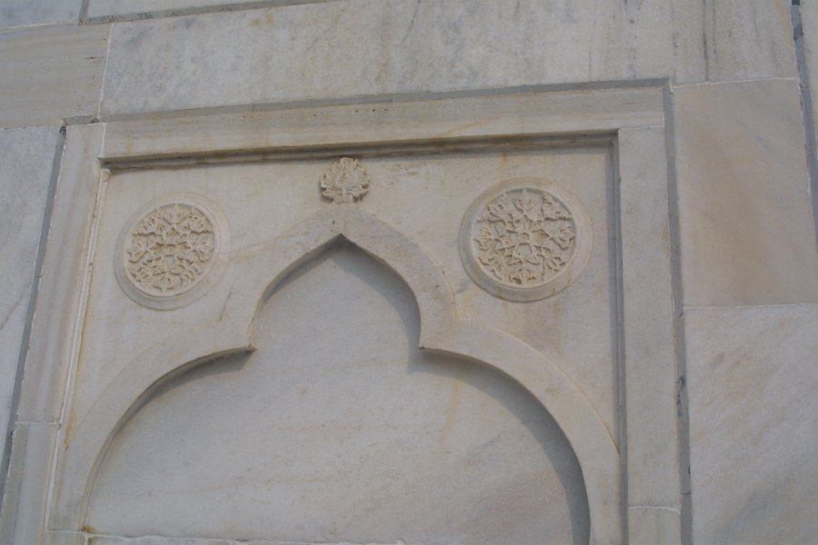 2127000_DetailTajMahal.jpg - Detail of the Taj Mahal.