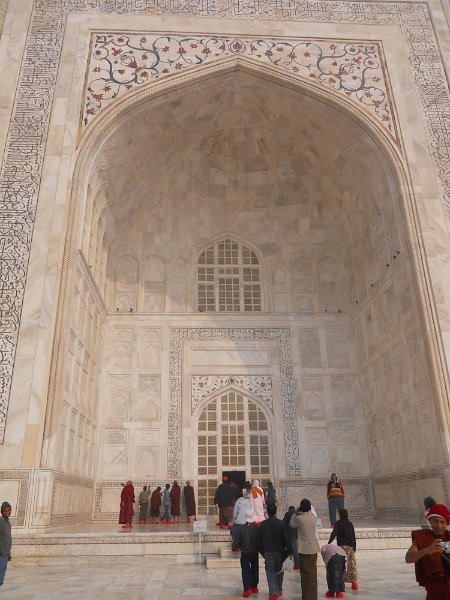 2127220_EntranceTajMahal.jpg - Entrance to the Taj Mahal.