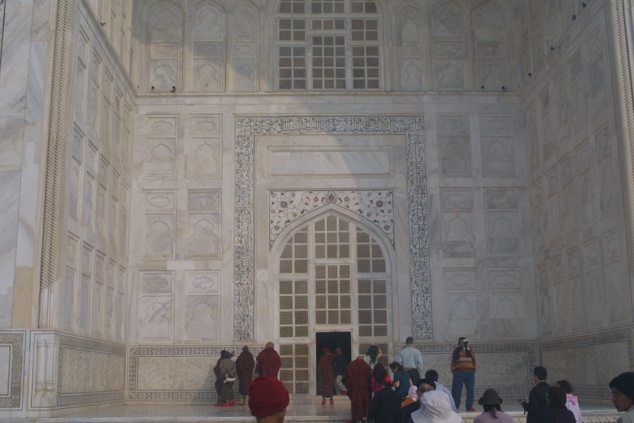 2129000_EntranceToTajMahal.jpg - Entrance to the Taj Mahal.