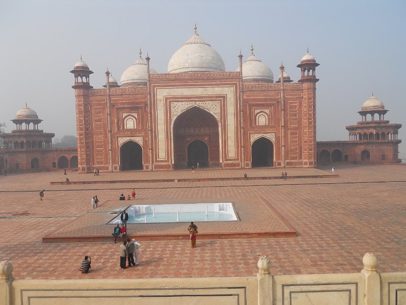 2132231_MosqueFromTheTajMahal.jpg - The Mosque beside the Taj Mahal.