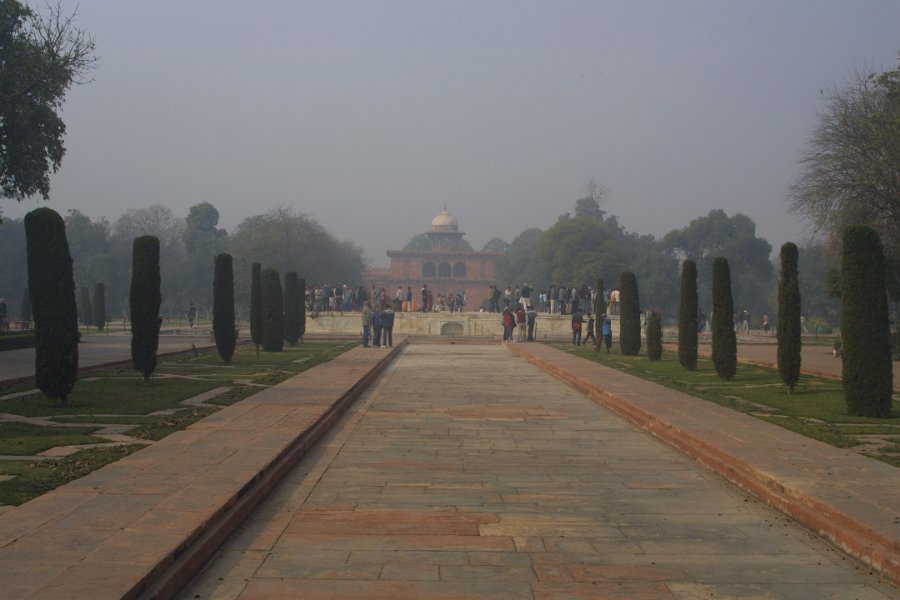2140000_TajMahalGarden.jpg - Gardens around the Taj Mahal.