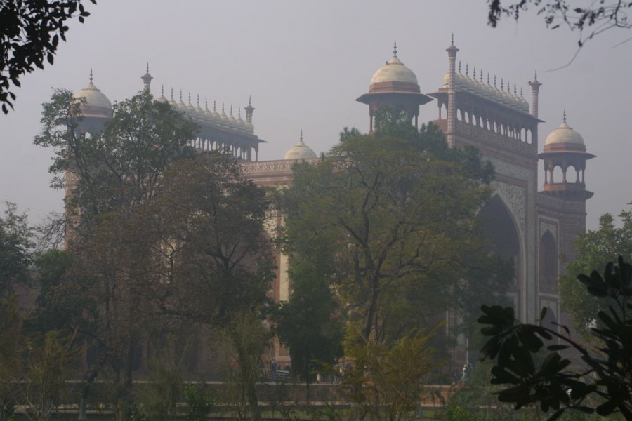 2145000_GateHouseTajMahal.jpg - The gate House to the Taj Mahal.