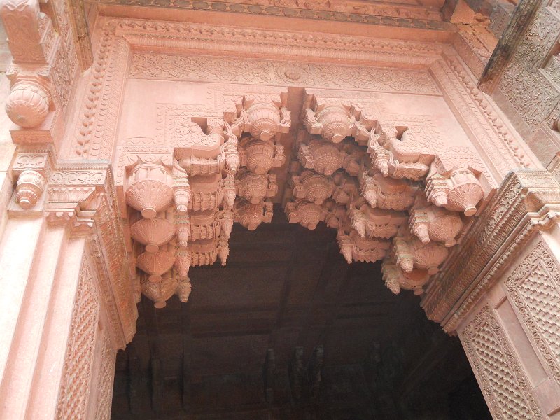 2165268_DetailAgraFort.jpg - Inside the Jahangir Mahal. The Agra Fort.
