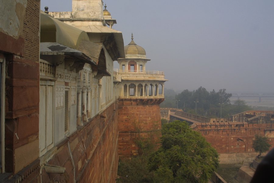 2171000_AgraFort.jpg - The Agra Fort.