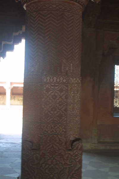 2197000_FatehpurSikri.jpg - Detail of central pillar in the Diwan-i-Khas. Fatehpur Sikri.