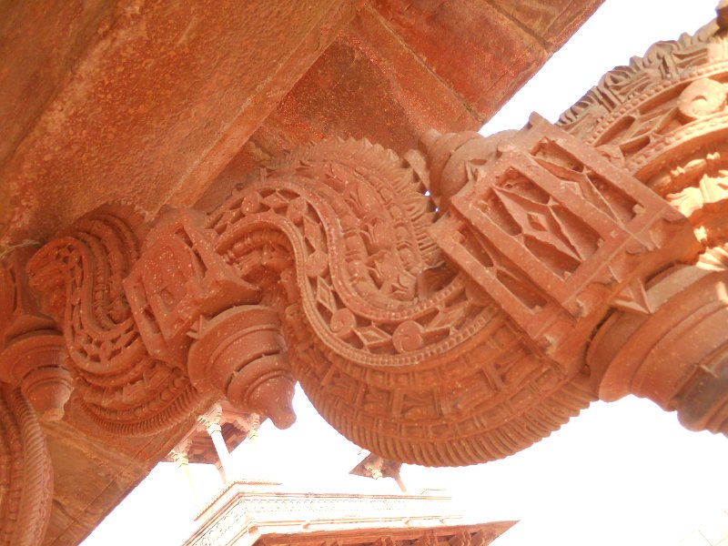 2201319_FatehpurSikri.jpg - Detail of the astrologer's seat. Fatehpur Sikri.