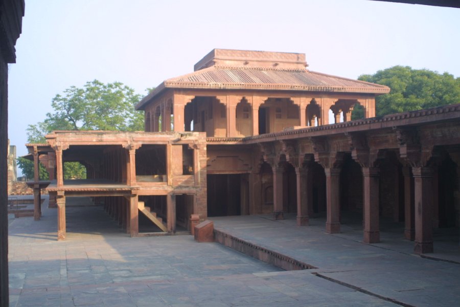 2210000_FatehpurSikri.jpg - The Audience Hall. Fatehpur Sikri.