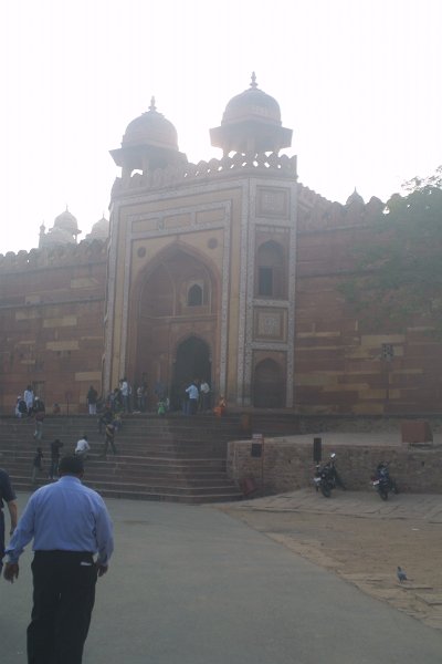 2221000_FatehpurSikri.jpg - Buland Darwaza, Entrance to the Great Mosque. Fatehpur Sikri.