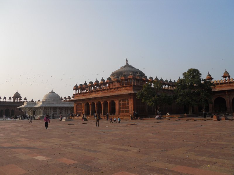 2221337_FatehpurSikri.jpg - Tomb of Salim Chishti and the Jama Masjid Mosque. Fatehpur Sikri.