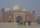 2130000_MosqueAtTajMahal