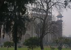 2141000_GateHouseOfTajMahal