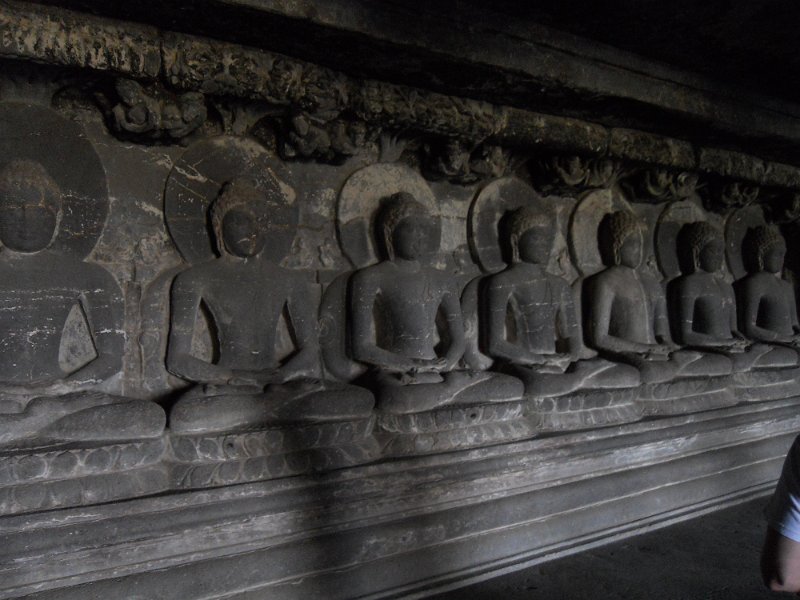 2093184_ElloraCaves.jpg - The Ellora Caves.
