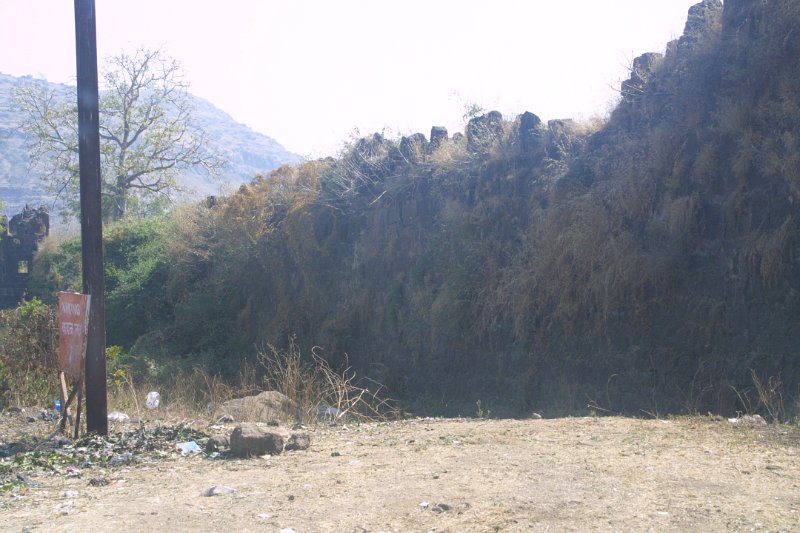 2111000_WallSectionOfDaulatabadFort.jpg - Wall section at Daulatabad Fort near the Ellora Caves.