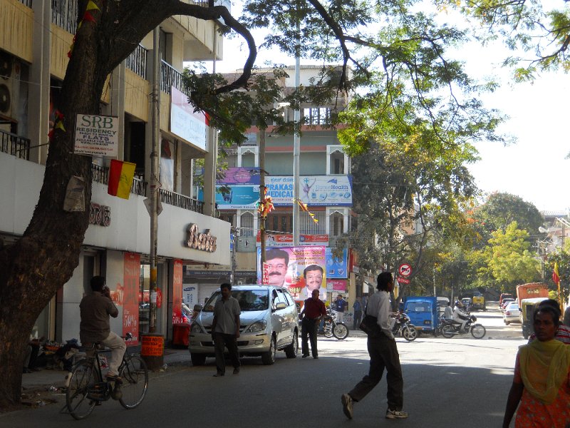 1013586_Bangalore.jpg - Street sceen in Bangalore.