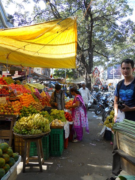 1068631_ShoppingAroundBigBullTemple.jpg - Street market in Bangalore.