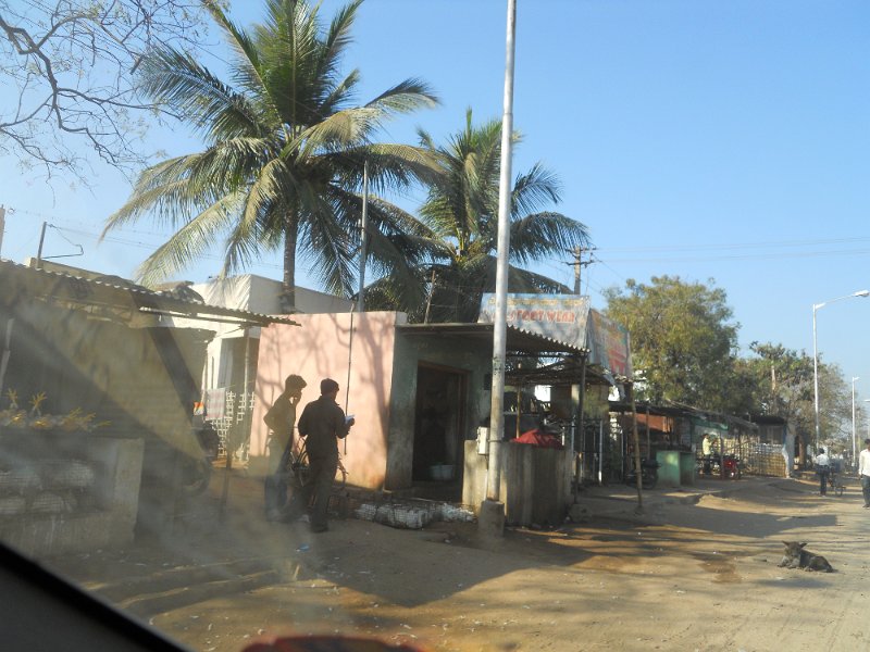 1430734_StreetScene.jpg - Street sceen on way to Chikmagalur.