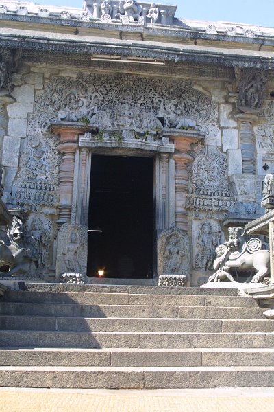 1440000_EntranceBelurTempleKarnataka.jpg - Entrance to the temple at Chennakesava Temple, Belur