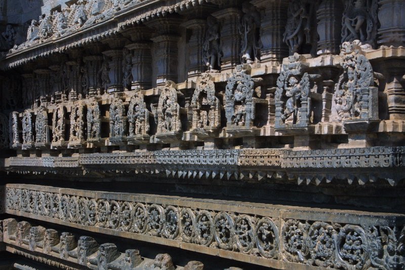 1444000_DetailBelurTempleKarnataka.jpg - Carving detail at Chennakesava Temple, Belur