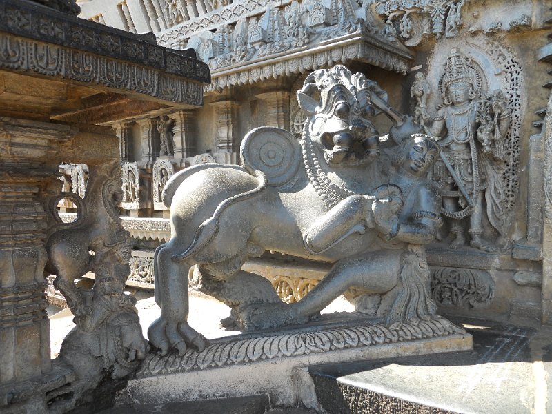1449760_BelurTempleKarnataka.jpg - Hoysala king fighting a lion. Chennakesava Temple, Belur