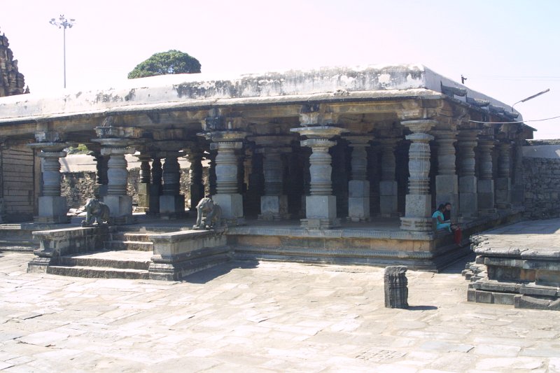 1451000_OuterTempleBelurTempleKarnataka.jpg - Chennakesava Temple, Belur