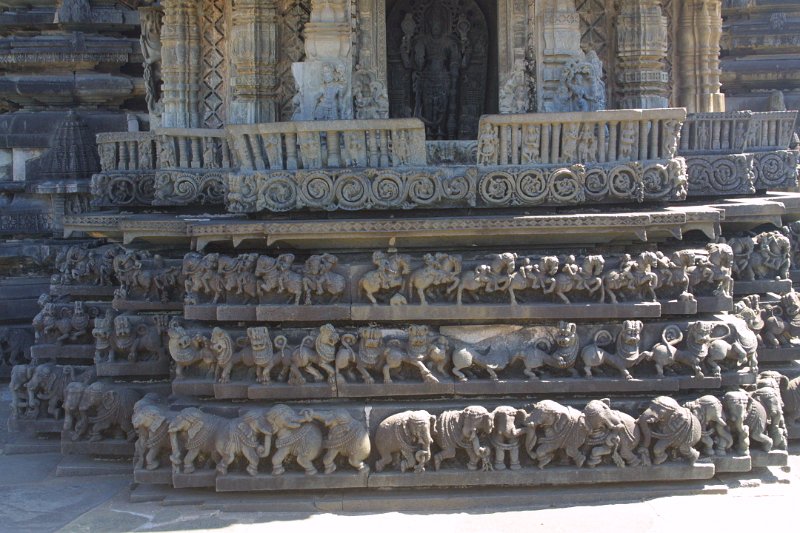 1452000_DetailBelurTempleKarnataka.jpg - Carving at the Chennakesava Temple, Belur