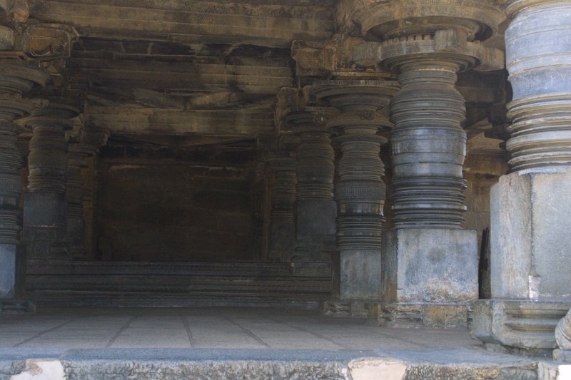 1461000_ColumnsBelurTempleKarnataka.jpg - Chennakesava Temple, Belur