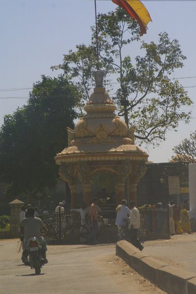 1467000_ShrineBelurKarnataka.jpg - Outside the Chennakesava Temple, Belur