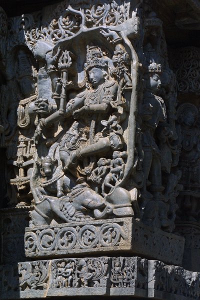1484000_DetailsHalebiduTempleKarnataka.jpg - Wall carving at the Hoysaleswara Temple, Halebidu